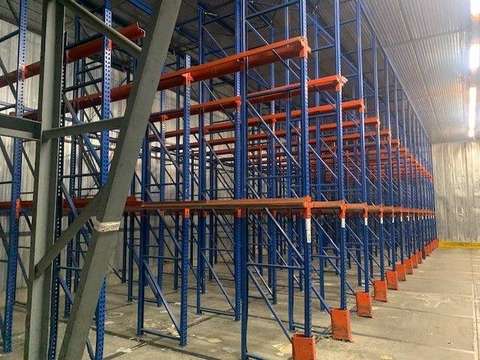 Espace partagé • Stockage de palettes sur rack