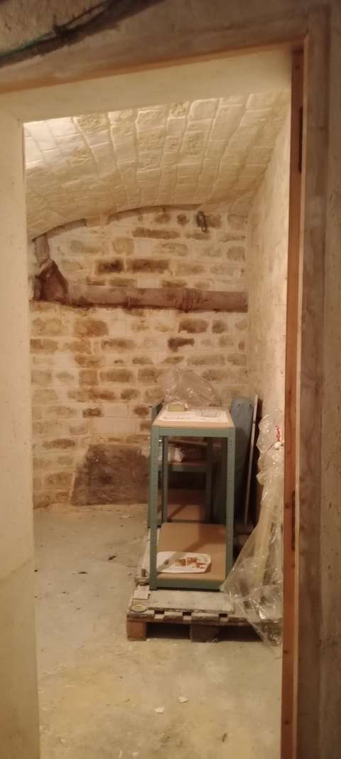 Cave sécurisée près de grand Rex