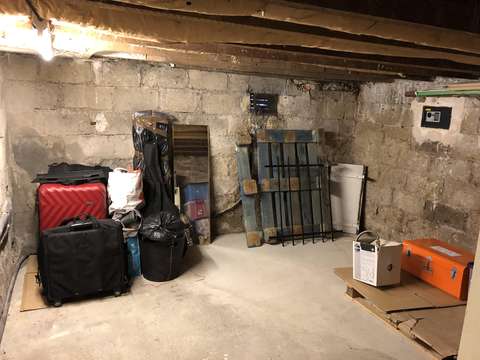 Cave de 14 m2 sans escalier à Bagnolet