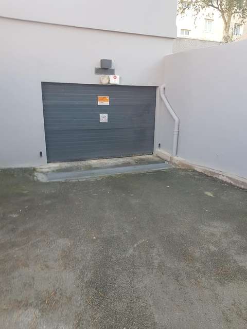 Box fermé dans résidence sécurisée