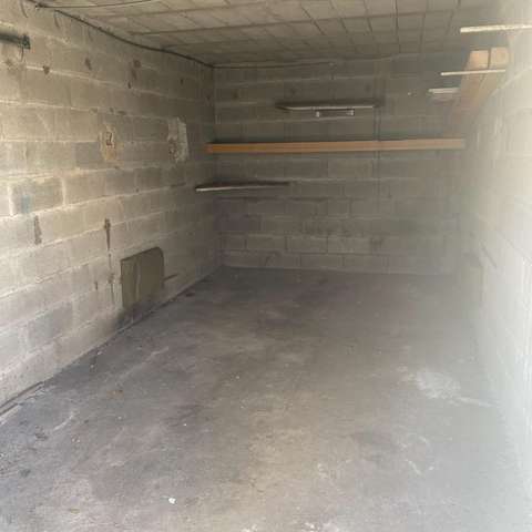 Garage Box pour stockage ou stationnement