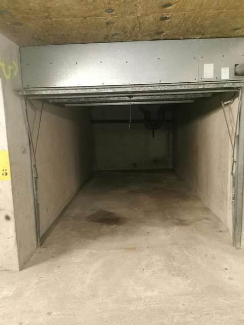 Garage fermé et sécurisé