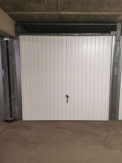 Garage fermé et sécurisé