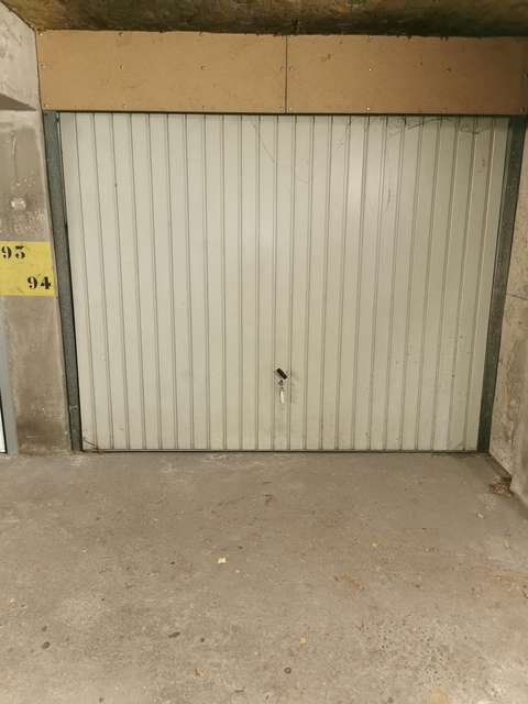 Garage fermé et sécurisé