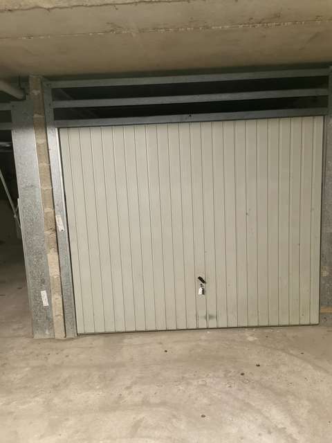 Garage fermé et sécurisé