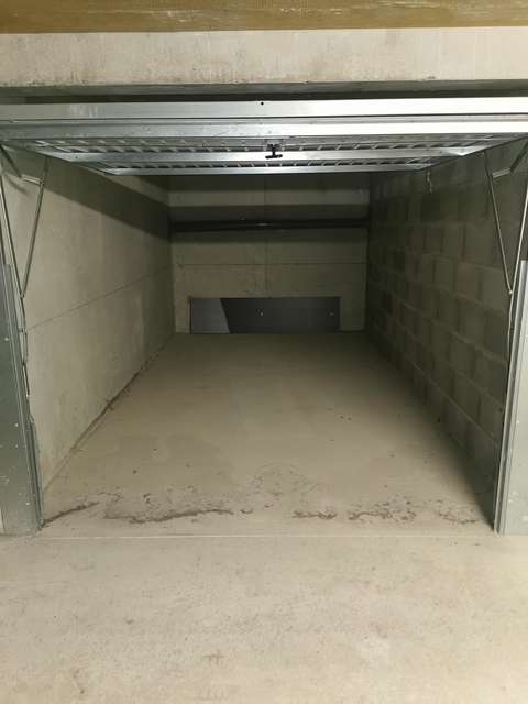 Garage fermé et sécurisé