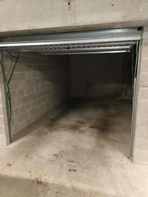 Garage fermé et sécurisé