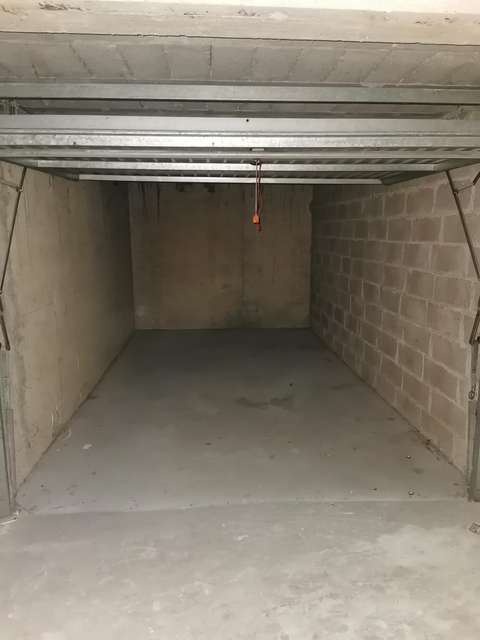 Garage fermé et sécurisé