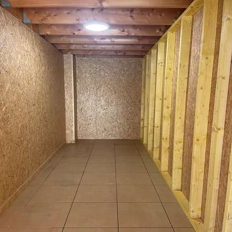 Box de stockage - garde meuble - 10m²