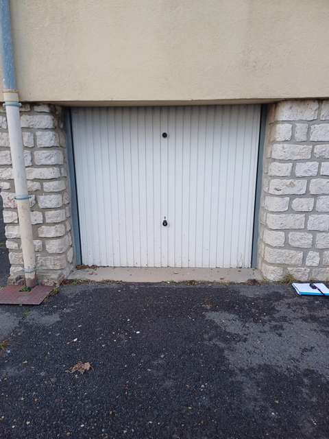 Garage/box à Montargis