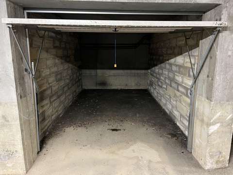 Garage box sous sol sécurise bien placé