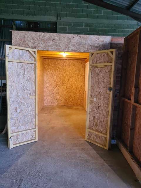 Box de stockage 8M2