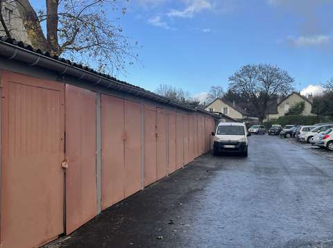 Box de stockage ou emplacement voiture