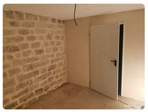 Belle CAVE rénovée et bétonnée quartier Batignolles /accès
