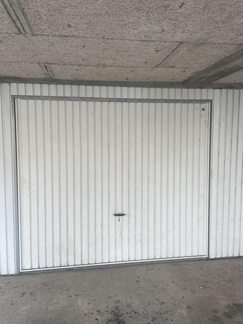 Garage/ Box 18m² - Vitry sur Orne