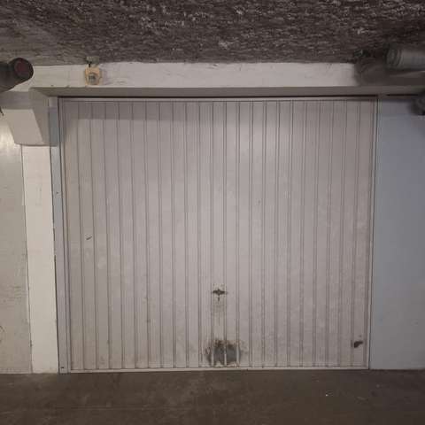 Garage/box fermé sécurisé en sous sol à Mérignac