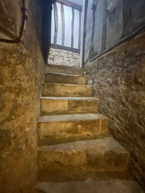 Cave Rouen hyper centre proche donjon/Beaux arts -