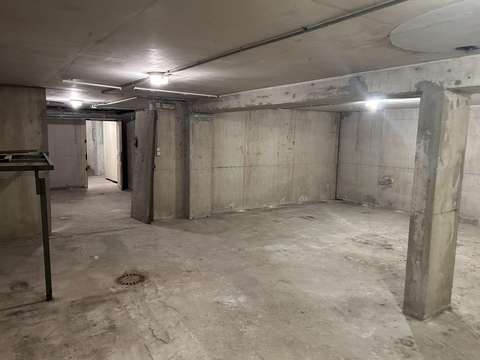 LOCAL A USAGE DE STOCKAGE EN SOUS-SOL
