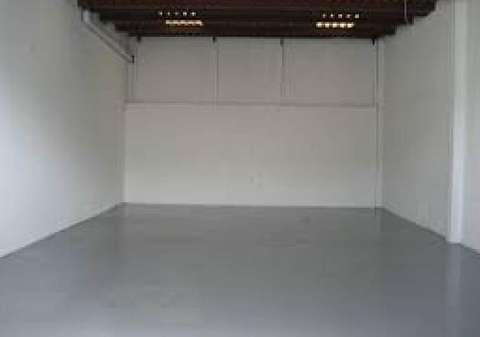 Local privé sécurisé 30 m2 à Grenoble