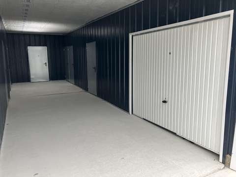 Box securisé - 9 m² - 10 mn