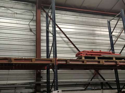 Espace de stockage sur palettes et rack -