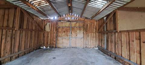 Hangar fermé de 80m² pour stockage ou activité