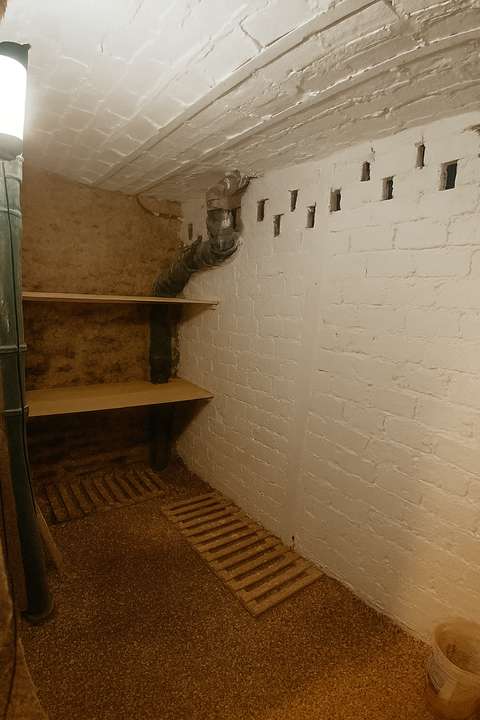 Cave saine et sécurisée (idéal stockage)