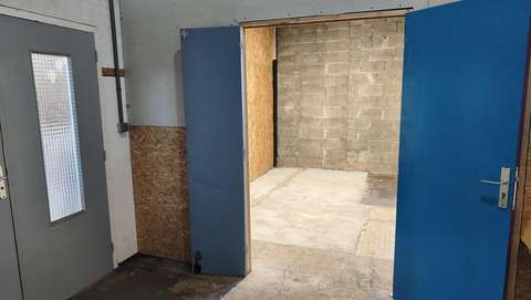 BOX GARDE MEUBLE RUE DE ROSTRENEN - 15m²