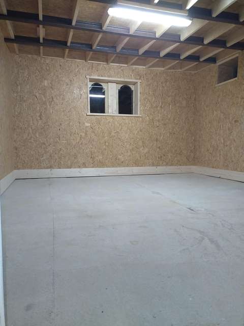 Box de stockage -25m2- proche A4