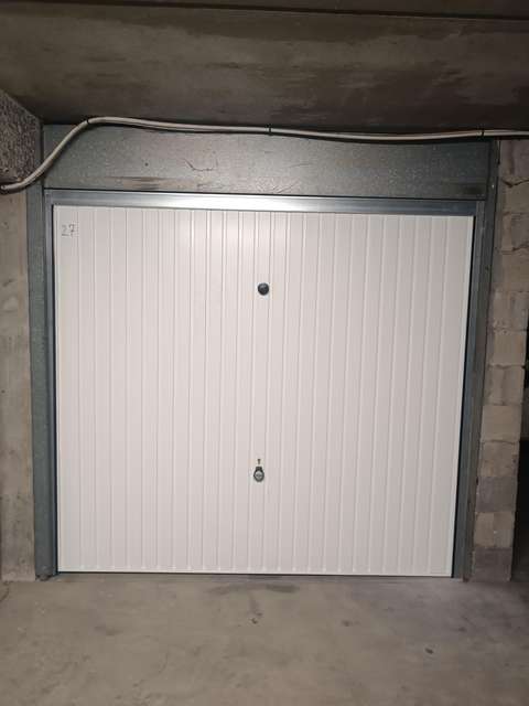 INTRA - Garage sécurisé à louer pour stationnement