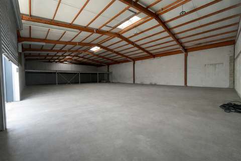 Cellule de stockage 600 m² — ZI des