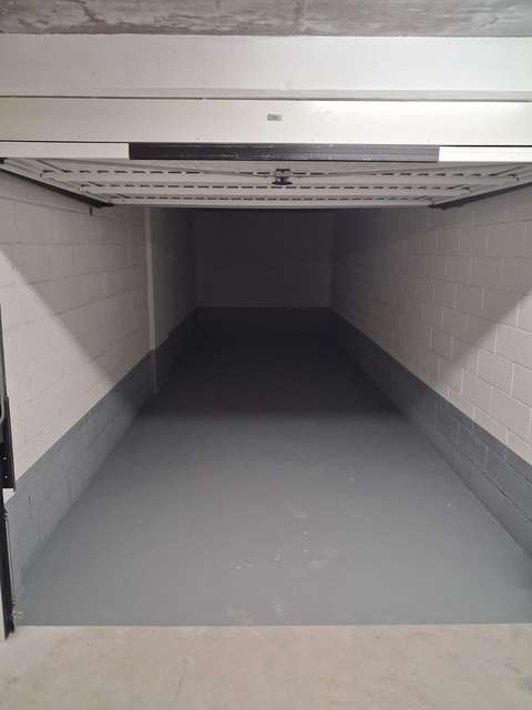Garage Neuf - Centre ville Les CLAYES SOUS