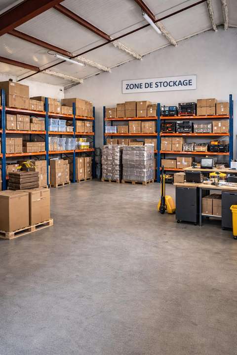 ZONE DE STOCKAGE DANS UN DEPÔT SECURISE