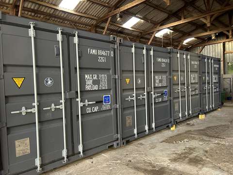 6 Box de Stockage de 14,7 M2 Chacun