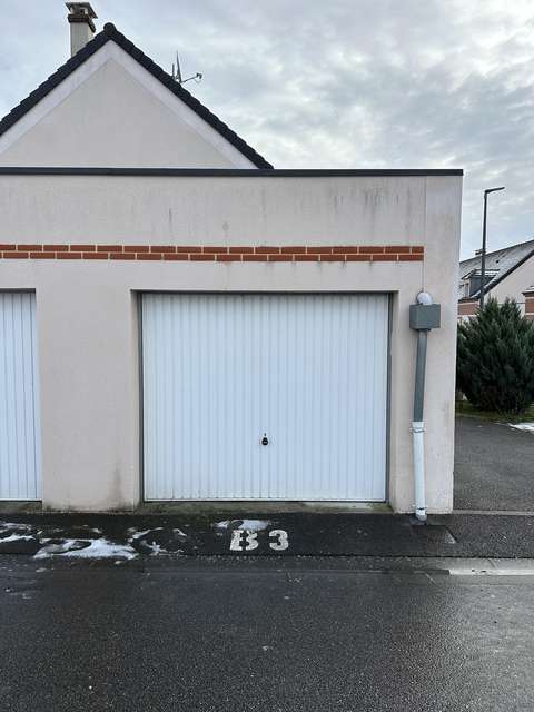 Garage fermé de 18m² à Saint-Omer-en-Chaussée