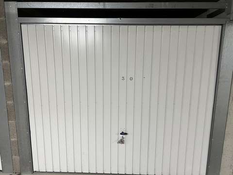 Garage/Box 14m² à Bruz