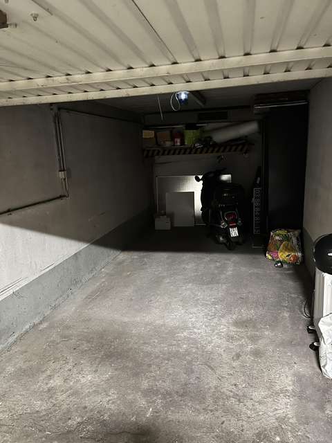 garage en partage pour vélo/moto ou stockage -