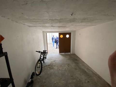 Box fermé au RDC - 12m² - Massy