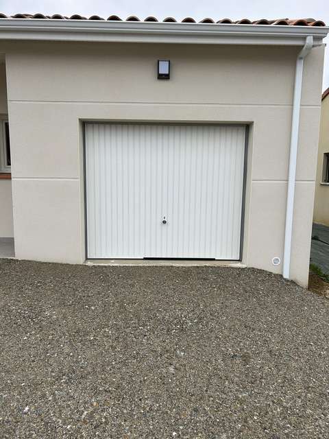 Garage de stockage de 19m2 à Lias