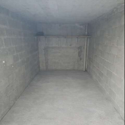 🔑 Garage / Box fermé à louer –