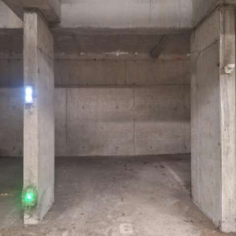 INTRA - Place de parking à louer à