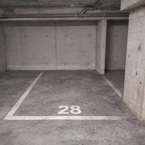 INTRA - Place de parking à louer à