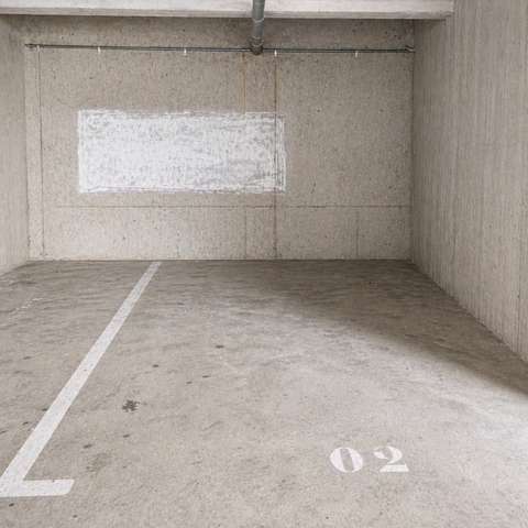 INTRA - Place de parking à louer à