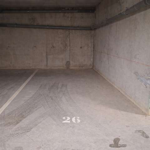 INTRA - Place de parking à louer à