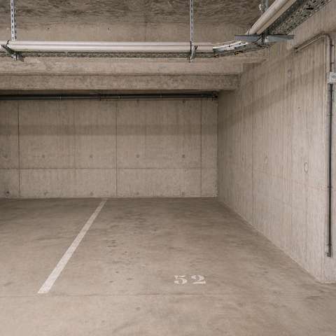 INTRA - Place de parking à louer à