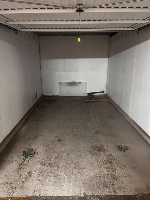 BOX SÉCURITÉ 14m2 / PROCHE GARE / A13