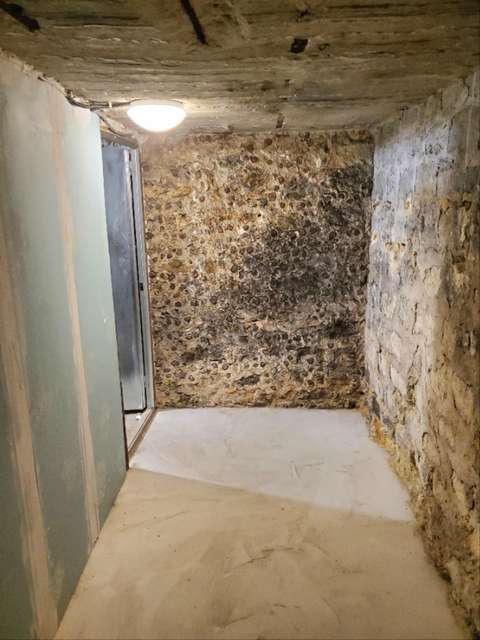Cave/box sécurisé 6,5 m² – Local de stockage