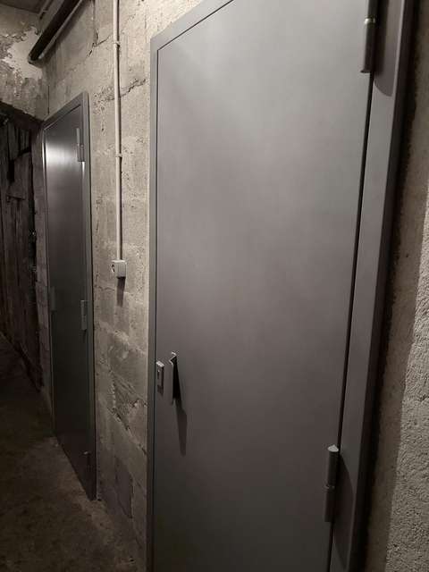 Cave sécurisée à Louer, 2m2 proche République