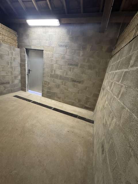 Box de stockage / garage / garde meuble