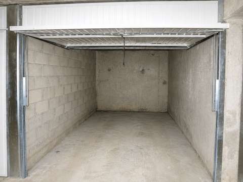 Box, garage fermé en sous sol à proximité